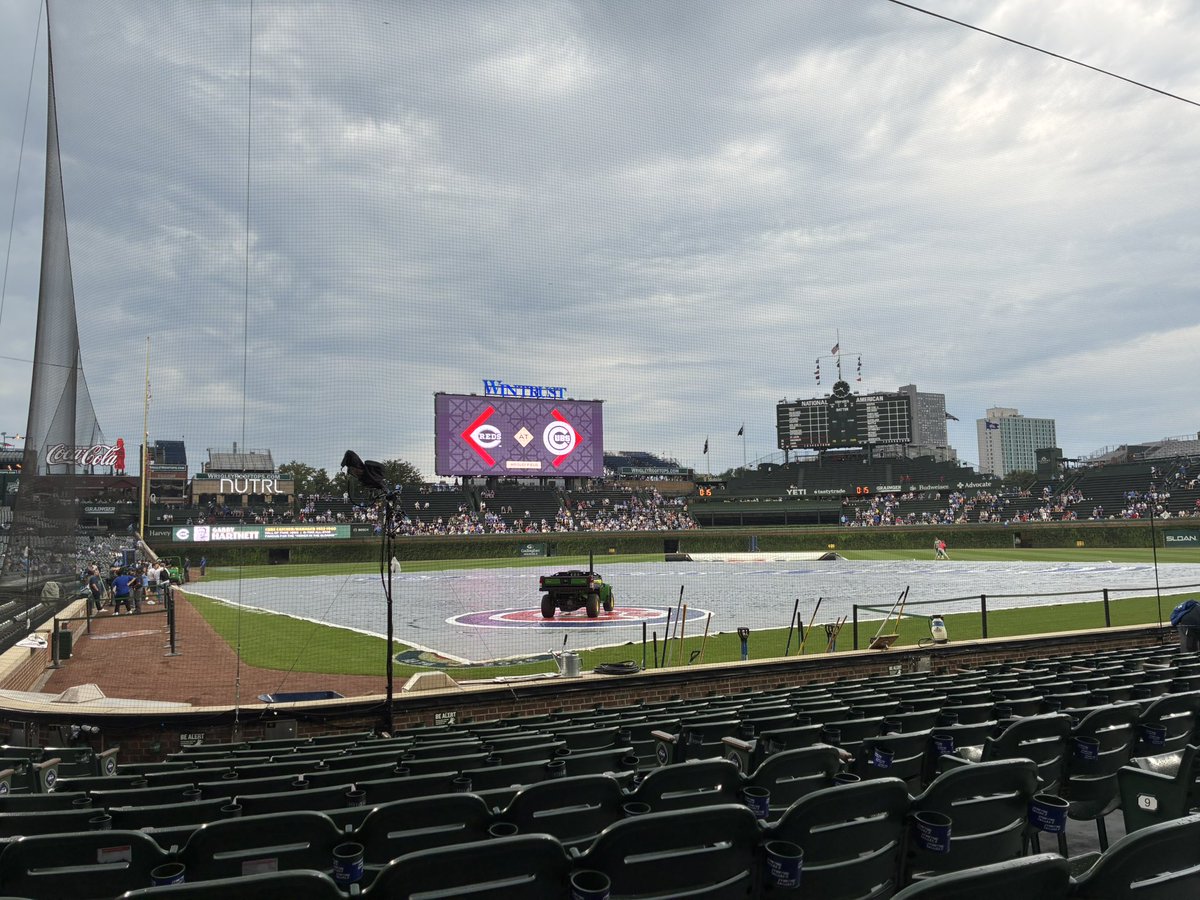BitBPYT's tweet photo. Pics and view from my seat for Sunday night baseball reds cubs. Anyone else here? https://t.co/8KCkuOKJLn