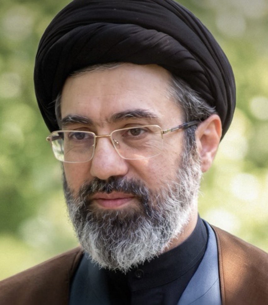 DropSiteNews's tweet photo. 🔺 Iran’s supreme leader urges dollar phase-out and national unity as economy suffers under US blockade

🔸 Iran’s Supreme Leader Ayatollah Mojtaba Khamenei has called for gradually phasing the US dollar out of Iran’s economy and building a self-reliant “resistance economy” centered on domestic production, in a written message marking Government Week.

🔸 Khamenei said the “main key” to Iran’s economic problems lies in relying increasingly on domestic production, with imports used “properly and wisely” only where local output falls short. He urged the government to tackle inflation, unemployment, and price controls, and to direct investment toward essential sectors.

🔸 He also called for preserving national unity, declaring that “committing any act that harms social cohesion is prohibited,” seemingly warning against renewed public unrest as seen in January.

🔸 The appeals come amid US pressure: Iran’s oil exports have reportedly fallen to near zero, the rial has hit record lows past 2 million to the dollar, and inflation remains above 80 percent year over year. Treasury Secretary Scott Bessent this past week launched “Operation Economic Outcast” aimed at completely severing Iran’s economic ties worldwide.

🔸 Khamenei, who took power after his father was killed in US-Israeli strikes, has still not been seen in public since he was reportedly wounded in those attacks six months ago.