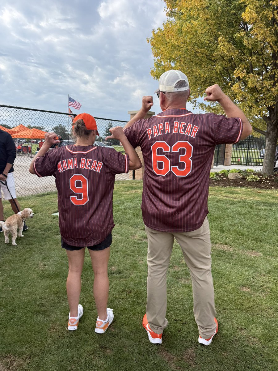 vandermerwe63's tweet photo. Big “thank you” to our @FalconFanatics1 for making us an official part of the Falcon Fanatics community! The student experience has always been … and will always be what makes Bowling Green great! #AyZiggy @BGSU_Athletics @bgsu @BGSU_WSoccer https://t.co/8coGRw2fM4