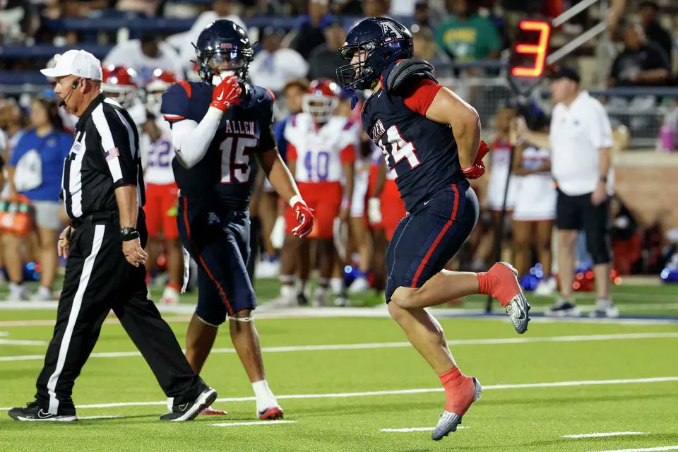 SportsDayHS's tweet photo. 10 Dallas-area high school football players to watch in Week 2 🔟 👀 | #TXHSFB 

More from @t_myah: https://t.co/PdsBlTk78R https://t.co/YCXY1ycGVh