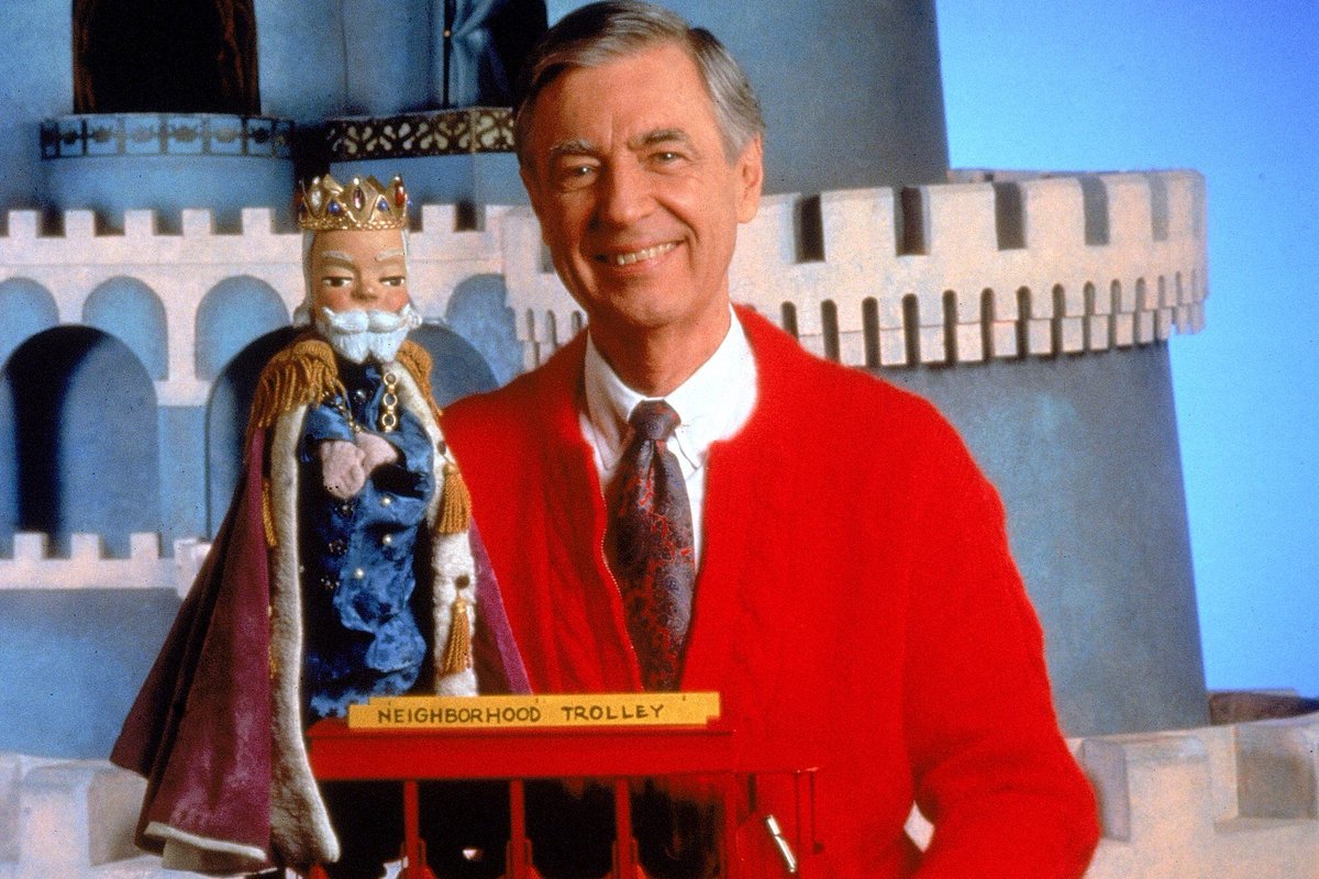landofthe80s's tweet photo. On this date in 2001, "Mister Rogers' Neighborhood" aired its final original episode on PBS, bringing an end to one of television's most beloved children's programs after more than 30 years.

BITE-SIZED FACT: Fred Rogers personally hosted more than 900 episodes of the series. https://t.co/GaTiUEoob7