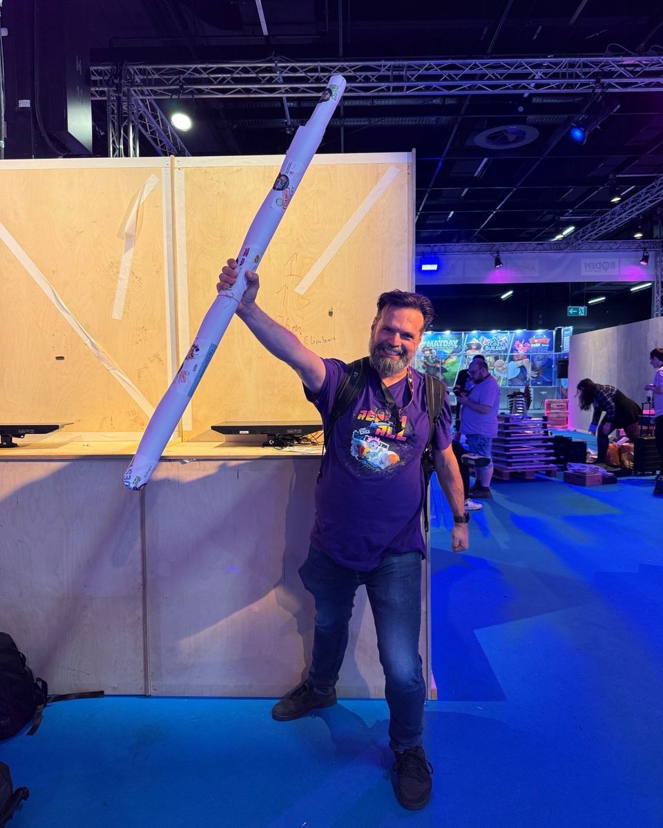 PeculiarPath's tweet photo. Gamescom is a wrap! Thank you to everyone who stopped by to play Reply All. We’ll schedule a meeting to share more about the game soon 😉 https://t.co/xuwGqH71cZ