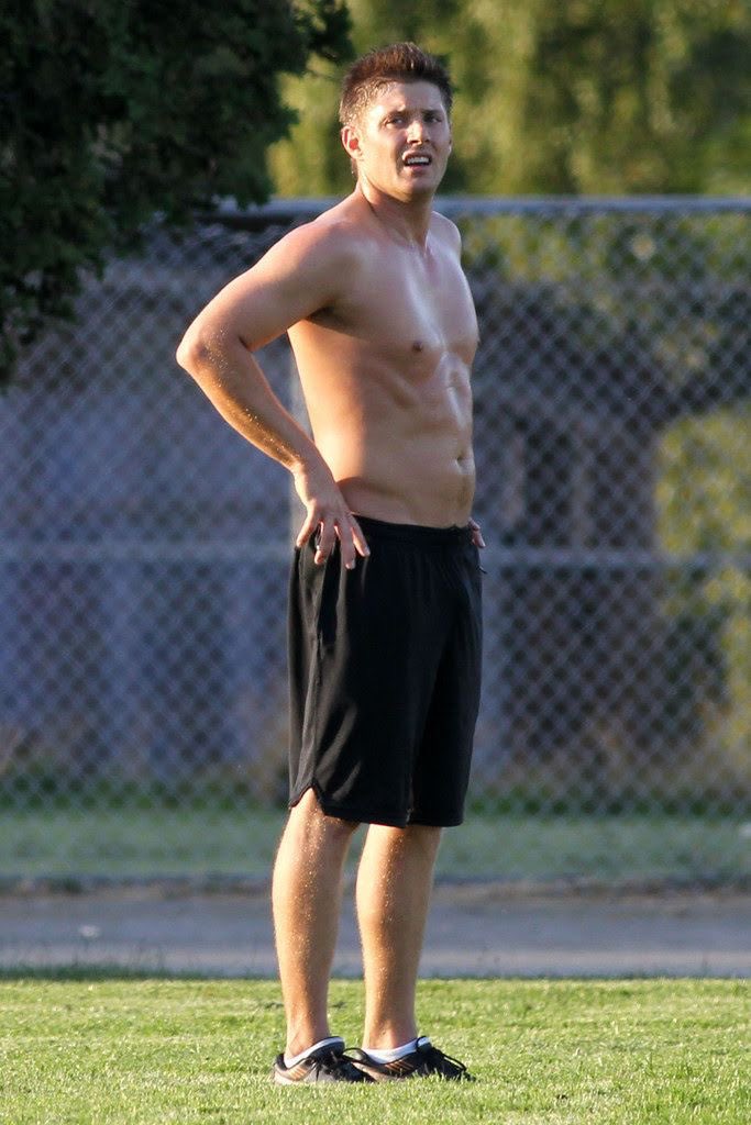 Dimson001789's tweet photo. Is Actor Jensen Ackles your type of man, or he’s a little overweight for you?.. https://t.co/TzCYUb3VDo