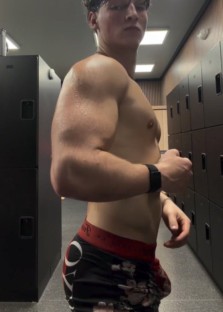 creamtactics's tweet photo. he needs to be fucked https://t.co/zgUlQn1ctk