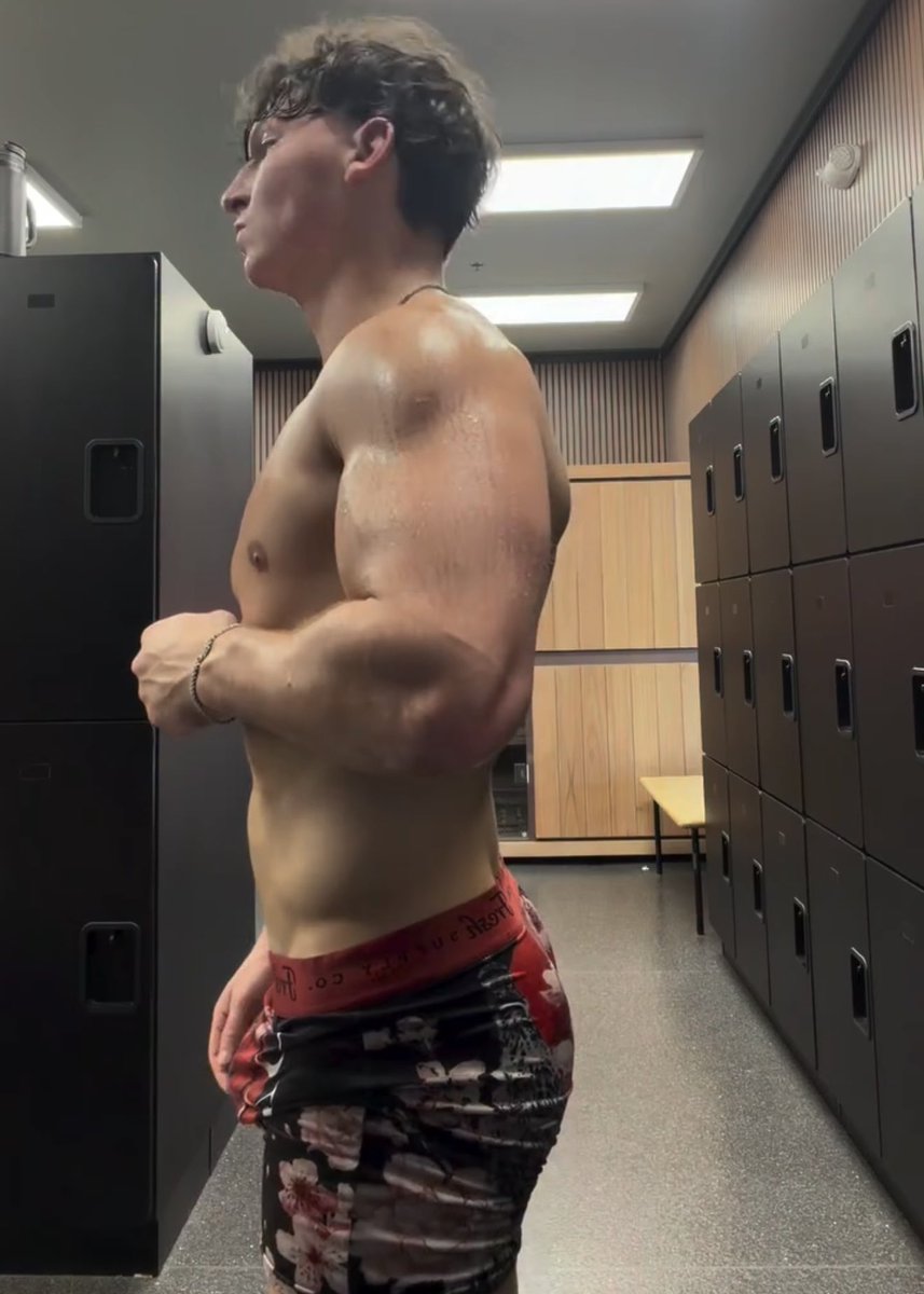 creamtactics's tweet photo. he needs to be fucked https://t.co/zgUlQn1ctk