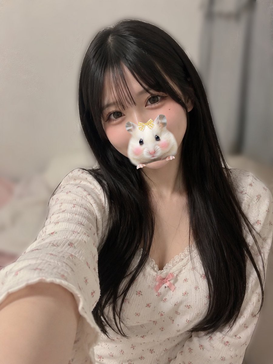 yuadayoxx's tweet photo. 起きてる人全員集合ー！！🥺💓

朝からゆあ見つけた人
「おはよ」って言ってー！🥰

全員におはよ返すっ🫶💕 https://t.co/uvoIqsmKnL