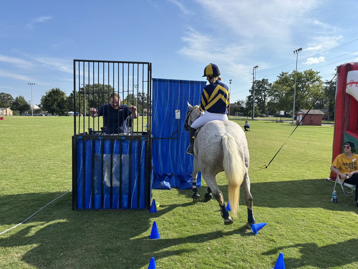 provostmurrayst's tweet photo. Kade Gambill getting dunked by Racer One at yesterday’s Rock the Block event @murraystateuniv https://t.co/XKGBj9oaI5