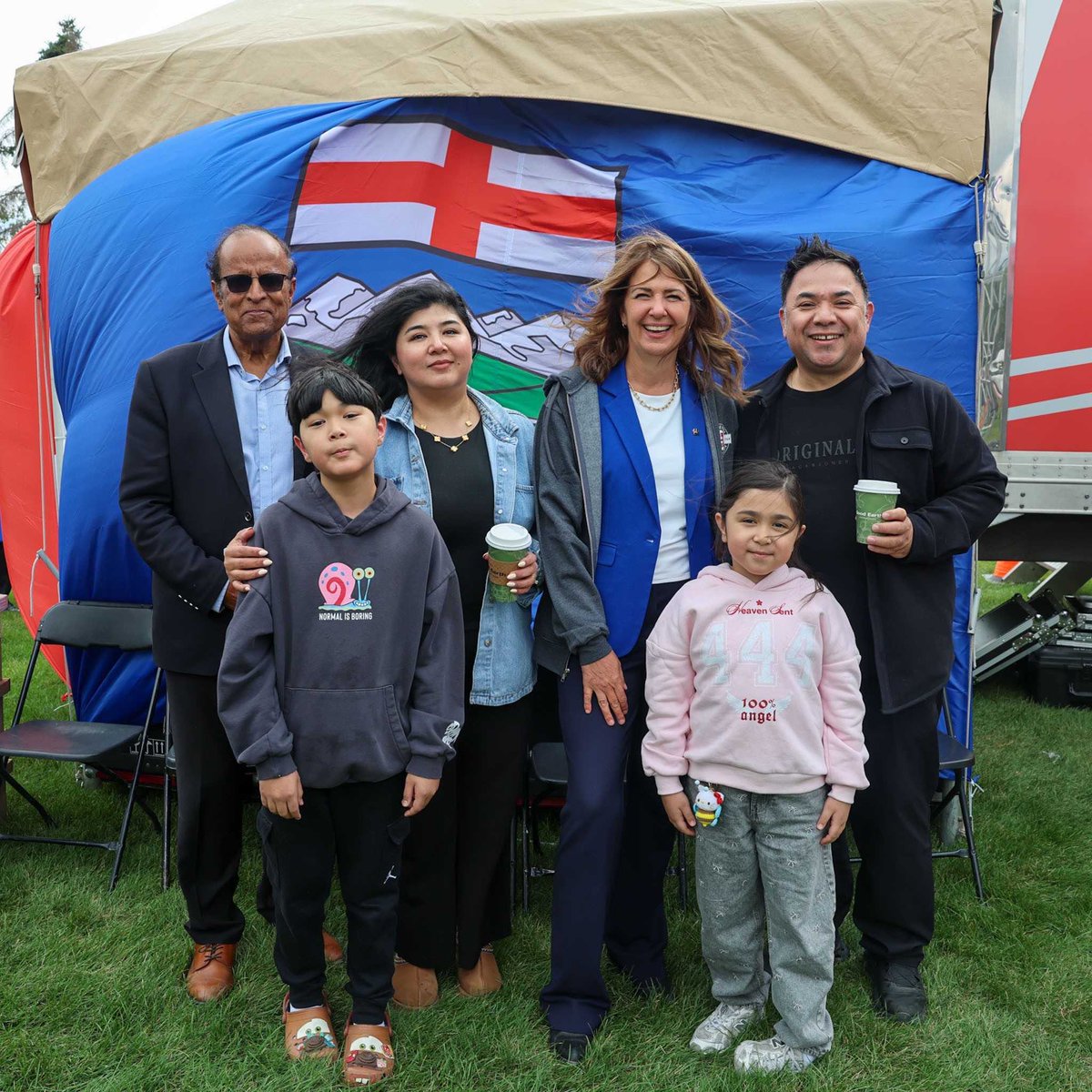 ABDanielleSmith's tweet photo. Proud to join in the early Alberta Day celebrations with everyone at Heritage Park, along with Ministers Muhammad Yaseen @yaseenUCP and Tanya Fir @tanya_fir in Calgary today.

This province was built by people who roll up their sleeves. From the First Peoples, to our farmers and ranchers. Entrepreneurs. Blue collar workers. Neighbours who show up when someone needs a hand.

That is the whole story of Alberta. Not the resources under the ground but the people standing on top of it.