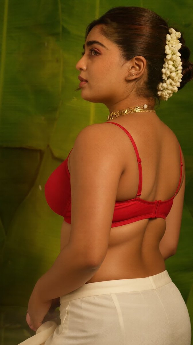 actressfru's tweet photo. #gowri munda ippadi unga munadi vantha enna panuvinga !??🍑🥵

Na la ava pavadai ha thooki sootha palar nu adichi poola ulla sorugi slow va oopan 😋...soothu alagi gowri ahhh🍌🍑 https://t.co/XP0WGoeDlk
