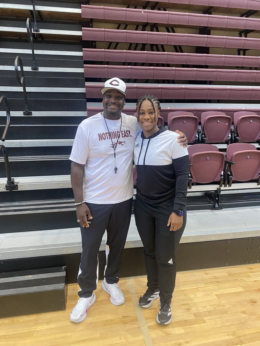 GoLadyDragons's tweet photo. Thank you @LoftonT24 from Northeast Cc stopping by last week check out our kids. #wintheday #together #family #nothingeasy https://t.co/M4iXR9r4G4
