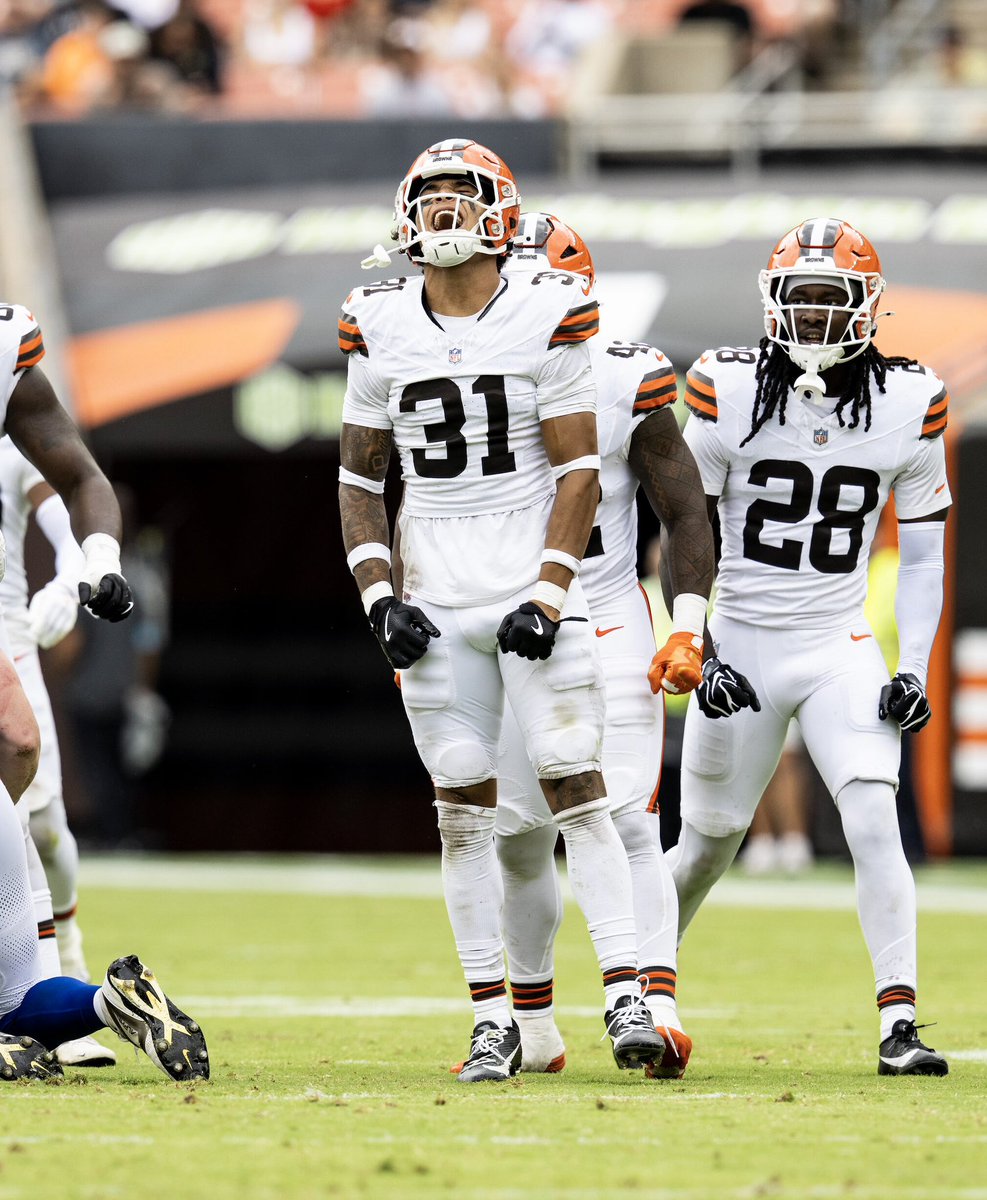 donovanmcmillo3's tweet photo. Beyond blessed for another opportunity! #Year2 https://t.co/KijVtp9EUQ