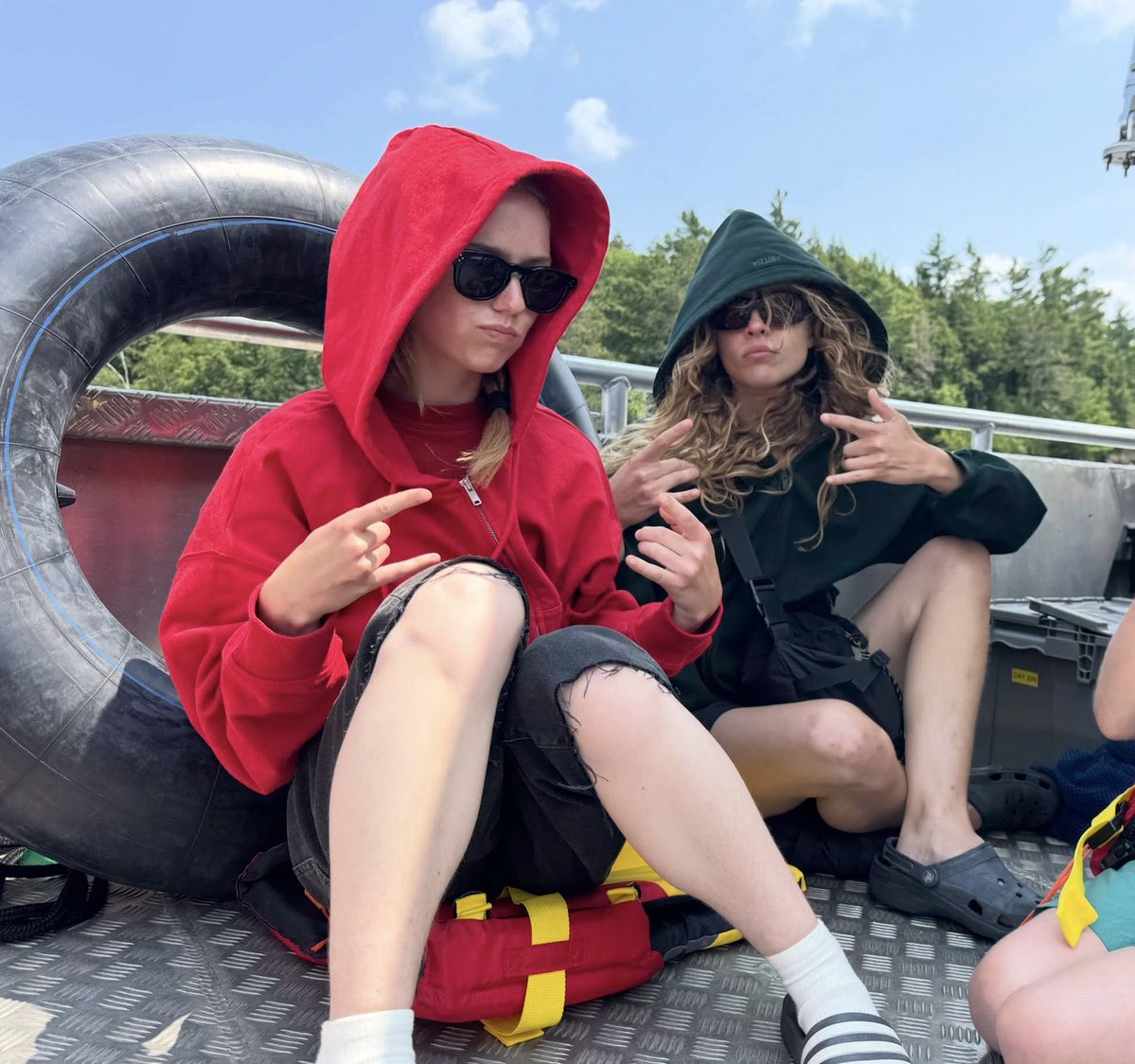fierstopaz's tweet photo. need more bts pictures of them https://t.co/jHoRwOG2uP