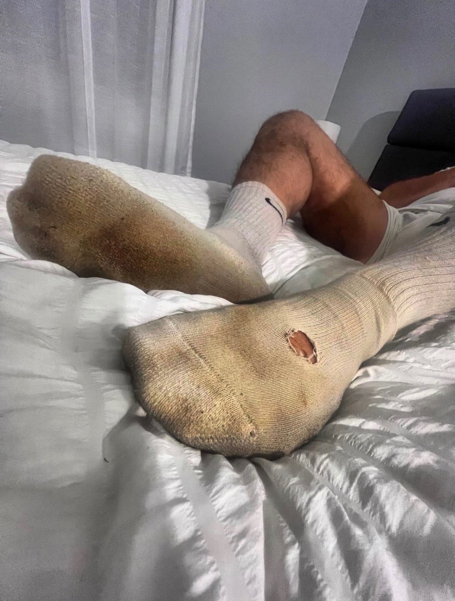 LucaRocco07's tweet photo. Kicked the sneakers off before bed and the whole room filled up instantly. My feet are steaming with that thick toxic man funk. 🧦
#RankSocks #AlphaStink #ToxicFunk #FootFetish #GayKink #Humiliation https://t.co/IYFQ0rpj9p