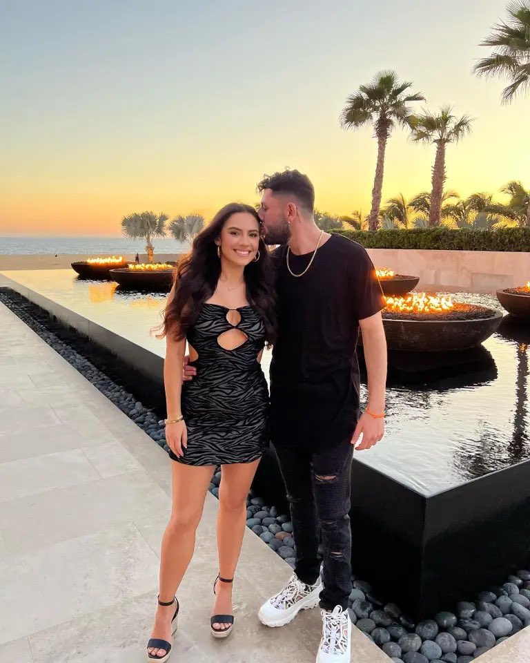 FearedBuck's tweet photo. Brawadis announces that he is back in a relationship with his ex-girlfriend Jasmine, who previously cheated on him

“We’ve had our down moments in this relationship, but instead of running from it, we have spent so much time and effort to make this relationship work.” https://t.co/I0AXN42109