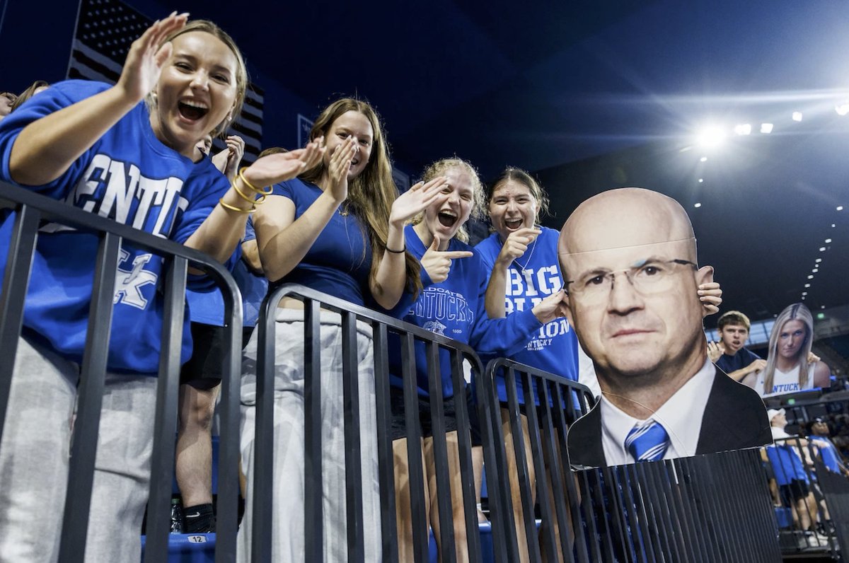 TeamWildcat's tweet photo. Our kind of home court advantage! Let’s keep this energy rolling all season Wildcats! 💙🏐

#WeAreUK | #BBN https://t.co/XlIa29yGUy