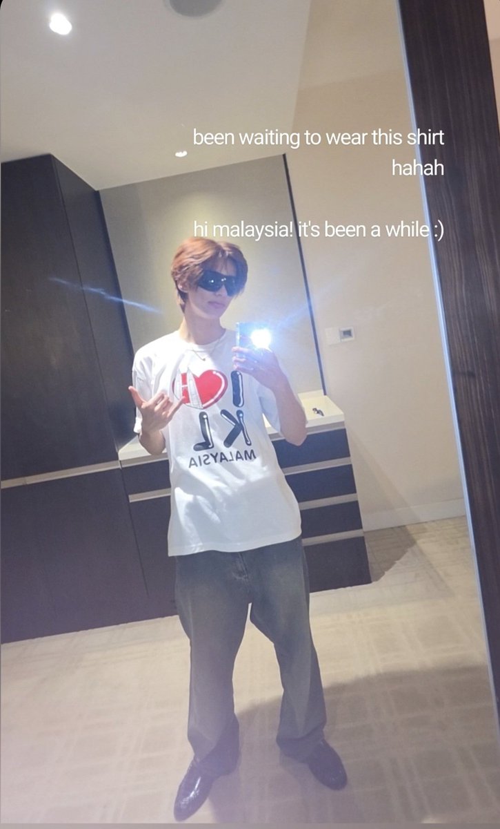 Chanyoung_IDN's tweet photo. 260831 #ANTON Weverse moment update

udah nunggu buat pakai baju ini hahah
hi malaysia! udah lama ya nggak ke sini :)

#앤톤 #찬영 #アントン #RIIZE #라이즈 https://t.co/M5FkAefodK