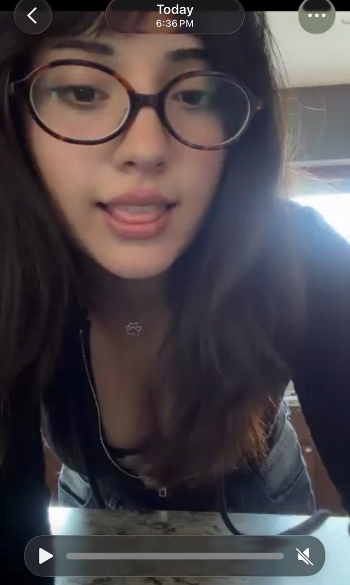 plummoment's tweet photo. thoughts on the glasses ? :3 https://t.co/6SWKXuuZ7x