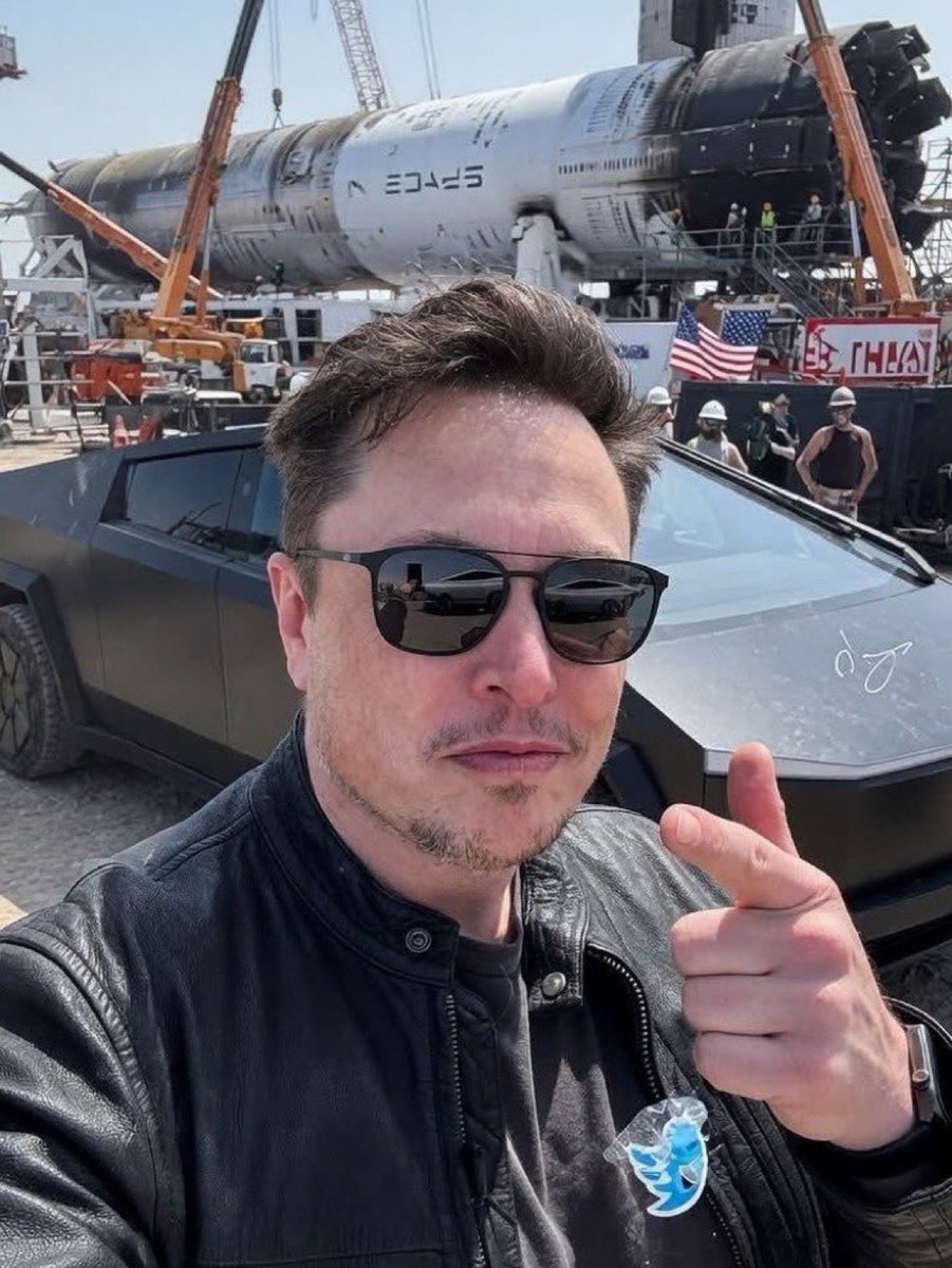 roselinedavid22's tweet photo. Elon Musk can buy rockets, companies, even satellites… 🚀💰

But what’s ONE thing money can never truly buy? 👀👇

A. Real love ❤️
B. More time ⏳
C. Inner peace 🕊️
D. True loyalty 🤝 https://t.co/icRjDovuo3
