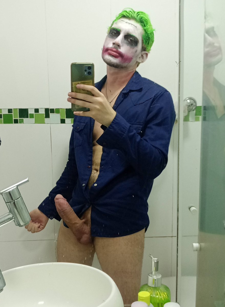 chicoss20's tweet photo. Eu de coringa https://t.co/j727XkRcQm