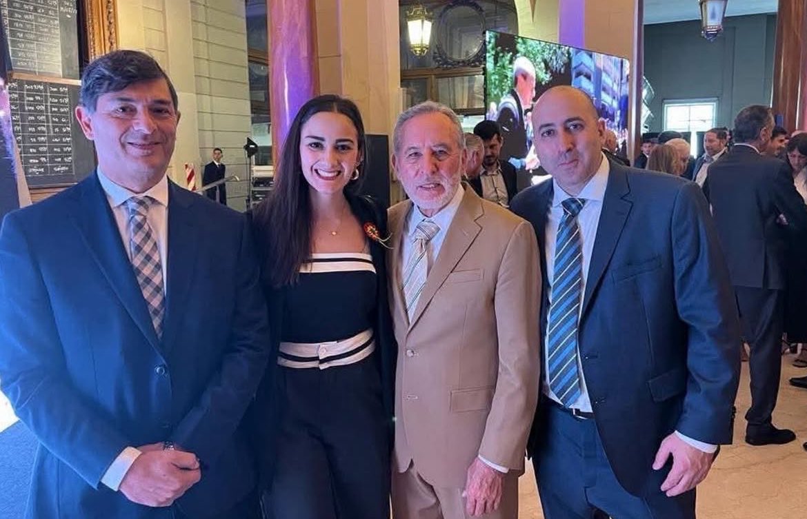 hernan_sr's tweet photo. Parisi y Cerimedo en la misma foto. 

2023/Buenos aires/Asunción de Javier Milei. https://t.co/69wBcg88wB