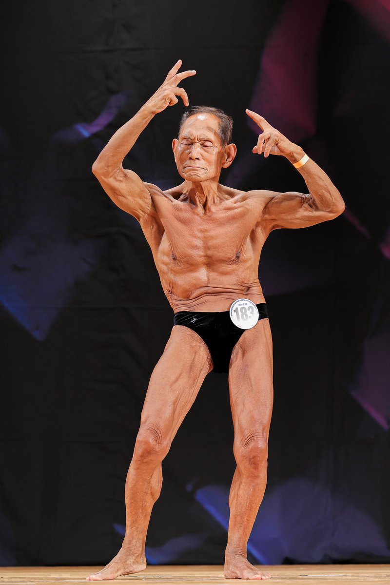 VITUPofficial's tweet photo. 「生きてるだけですごいのに…」90歳のボディビルダー金澤利翼「毎年シワは増えて体力は衰える。それを努力してクリアしていくのが私の生き様」(VITUP!)
#Yahooニュース
https://t.co/D4hso2auAV https://t.co/uxZeGjQwcF