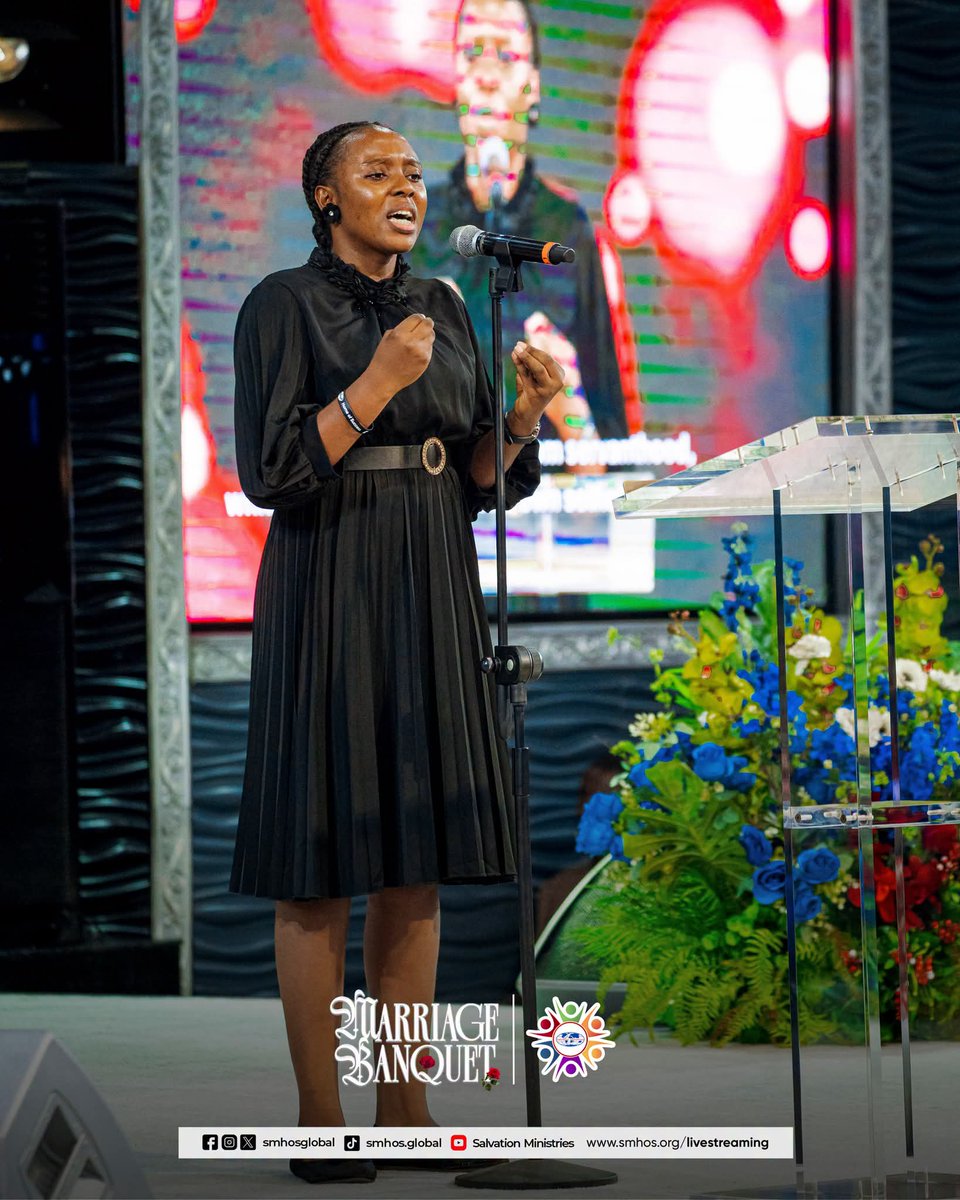 smhosglobal's tweet photo. Minister Vera brought love to life through a beautiful spoken-word ministration. What a night.
#SMHOS #smhosyouths #TOWJ #Marriagebanquet https://t.co/2DYCK7kepy