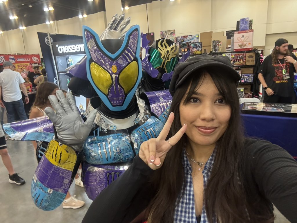 sowjugazer's tweet photo. LOVED seeing these cosplayers, i think i fangirled the most with them (especially gentoku) 🤭 https://t.co/ReBNLGQyAY