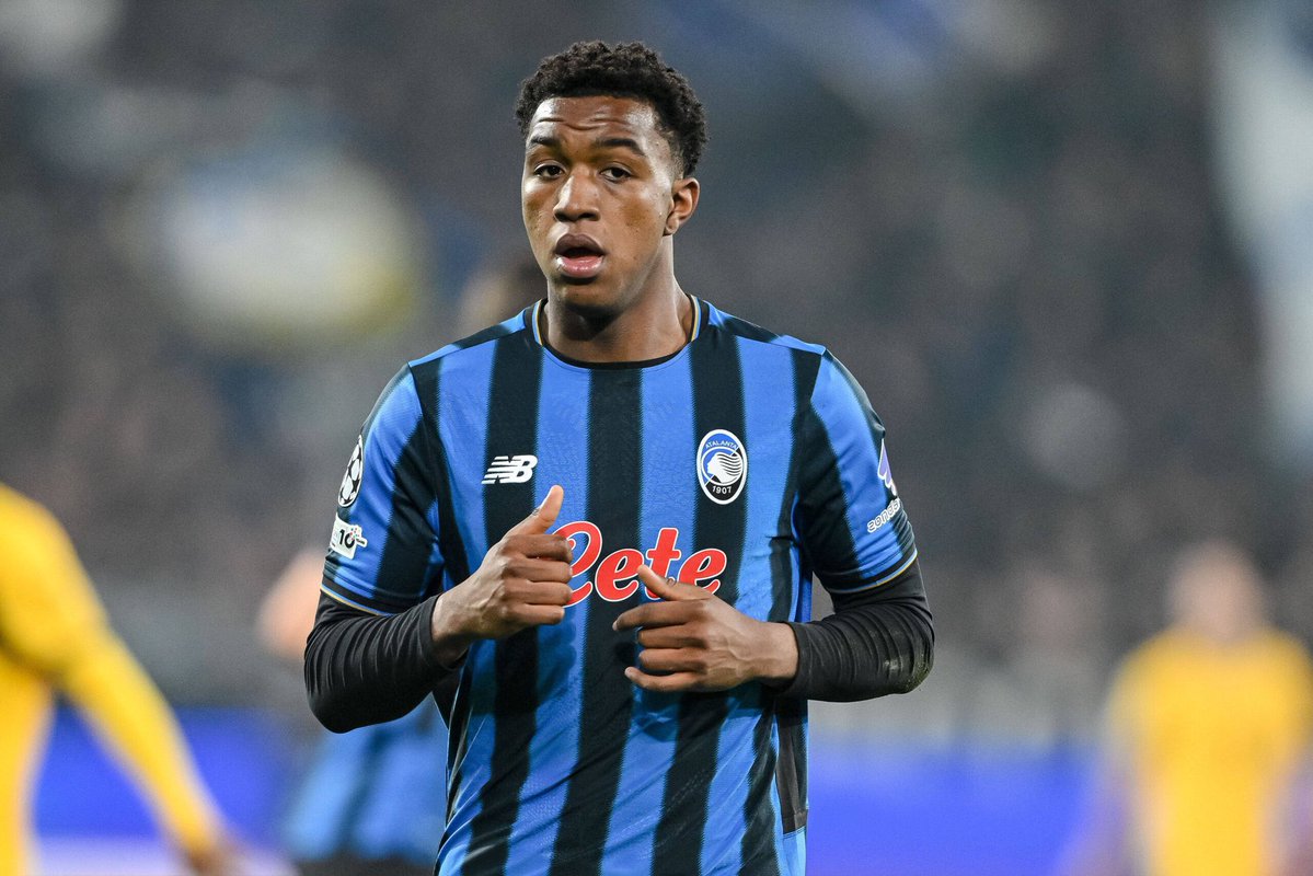 FabrizioRomano's tweet photo. 🔵🔴 Honest Ahanor will undergo medical at Crystal Palace today.

Chelsea already signed all docs, medical done at #CFC for £40m — deal valid from June 2027, as exclusively revealed. 

18 year old CB formally joins #CPFC on loan from Atalanta but already under Chelsea control. https://t.co/8BJcYtdnMM