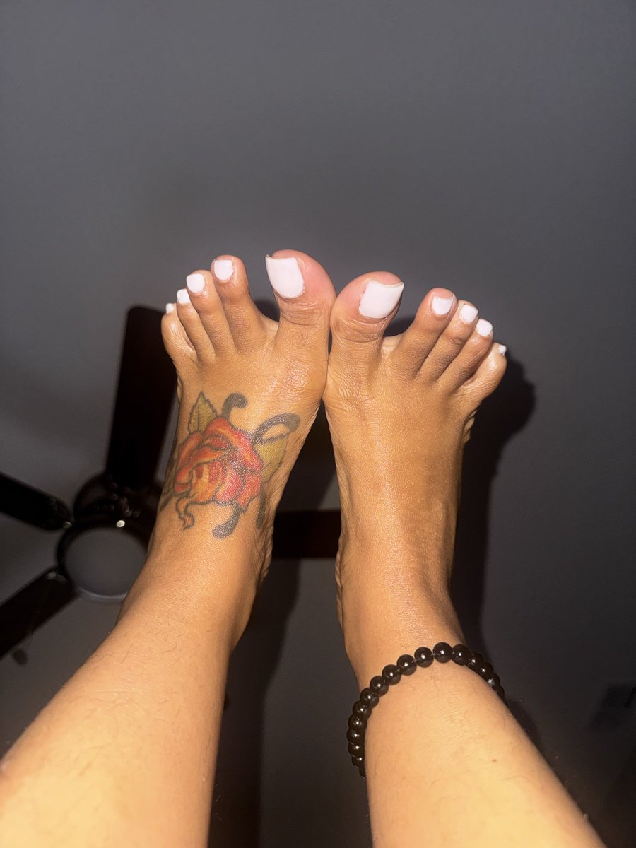 RosaFuega's tweet photo. Tried a new color for #GoddessWorshipSunday https://t.co/hH8fgfDFMS