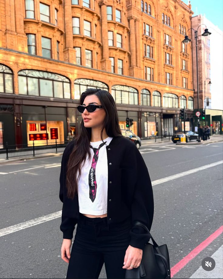 drewozgeeeeee's tweet photo. them in london at the same time when @drewlacia https://t.co/Ez01sphySt
