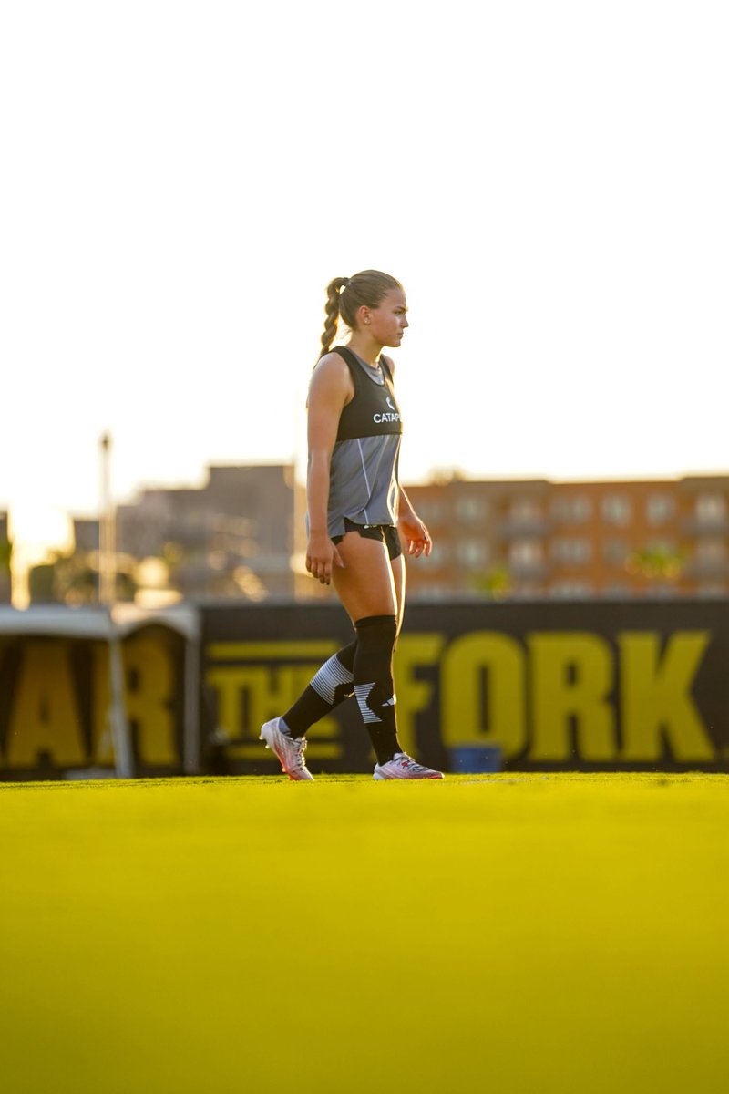 CPWomensSoccer's tweet photo. ๐ง๐ต๐ฒ ๐ฆ๐๐ฎ๐ป๐ด๐ ๐ต๐ฎ๐๐ฒ ๐ถ๐ป๐๐ฎ๐ฑ๐ฒ๐ฑ ๐๐ต๐ฒ ๐ฉ๐ฎ๐น๐น๐ฒ๐ ๐ผ๐ณ ๐๐ต๐ฒ ๐ฆ๐๐ป โ๏ธ
#RideHigh๐โฝ๏ธ | #WeHere๐ค๐ผ https://t.co/AvdPbaneBi