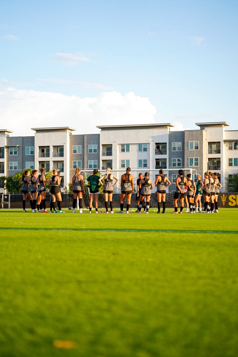 CPWomensSoccer's tweet photo. ๐ง๐ต๐ฒ ๐ฆ๐๐ฎ๐ป๐ด๐ ๐ต๐ฎ๐๐ฒ ๐ถ๐ป๐๐ฎ๐ฑ๐ฒ๐ฑ ๐๐ต๐ฒ ๐ฉ๐ฎ๐น๐น๐ฒ๐ ๐ผ๐ณ ๐๐ต๐ฒ ๐ฆ๐๐ป โ๏ธ
#RideHigh๐โฝ๏ธ | #WeHere๐ค๐ผ https://t.co/AvdPbaneBi
