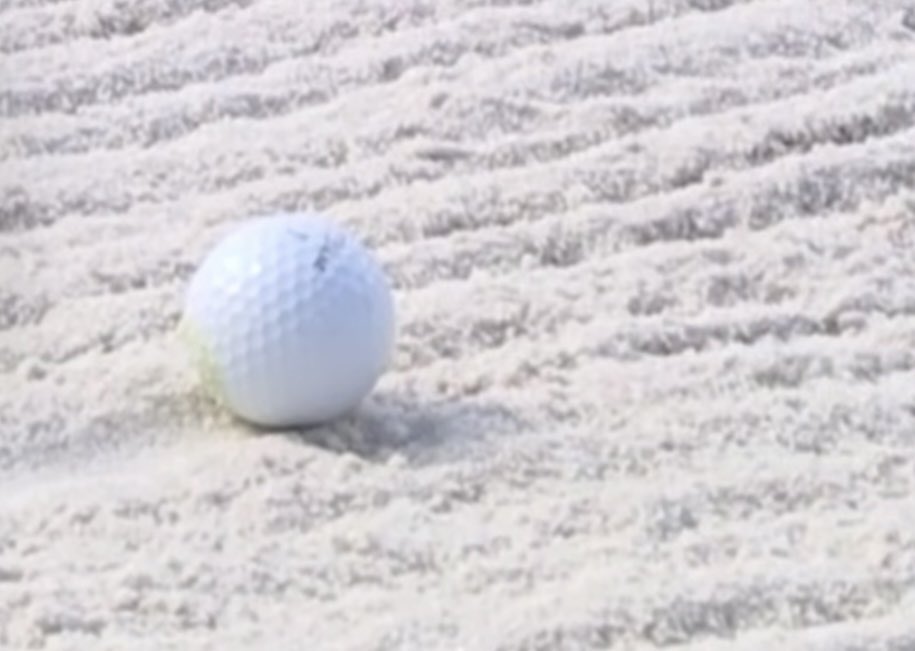 JamieByers's tweet photo. Viktor Hovland 100% touched the sand. Should have been a penalty. #tourchampionship #PGATOUR #Victorhovland https://t.co/q0bFBjBVZo
