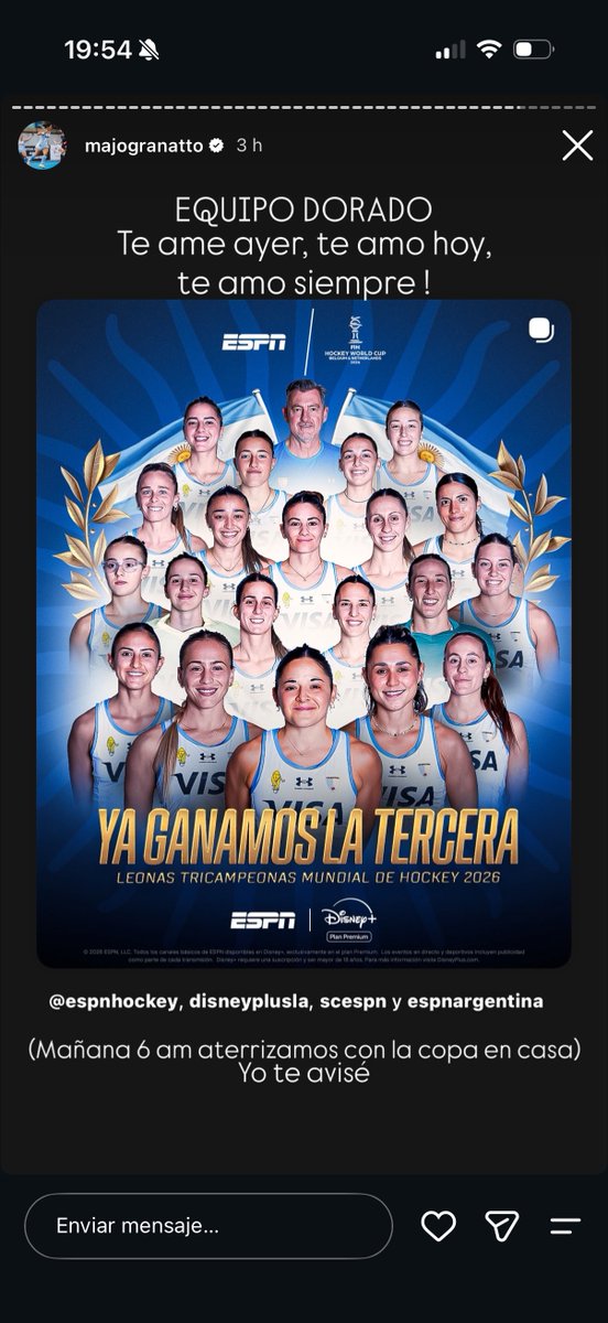 soldatadeportes's tweet photo. LAS LEONAS LLEGAN MAÑANA CON LA COPA A CASA 🏆🏑🥹

🦁 Majo Granatto confirmó a través de sus historias de Instagram que Las Leonas estarán llegando mañana al país.

✈️ 06:00 am
📍 Aeropuerto Internacional de Ezeiza

🇦🇷🏆 ¡A FESTEJAR CON LAS CAMPEONAS DEL MUNDO! 🦁⭐️⭐️⭐️

#LasLeonas #Argentina #Hockey #WorldChampions #HockeyFemenino #VamosArgentina #Leonas #ArgentinaHockey