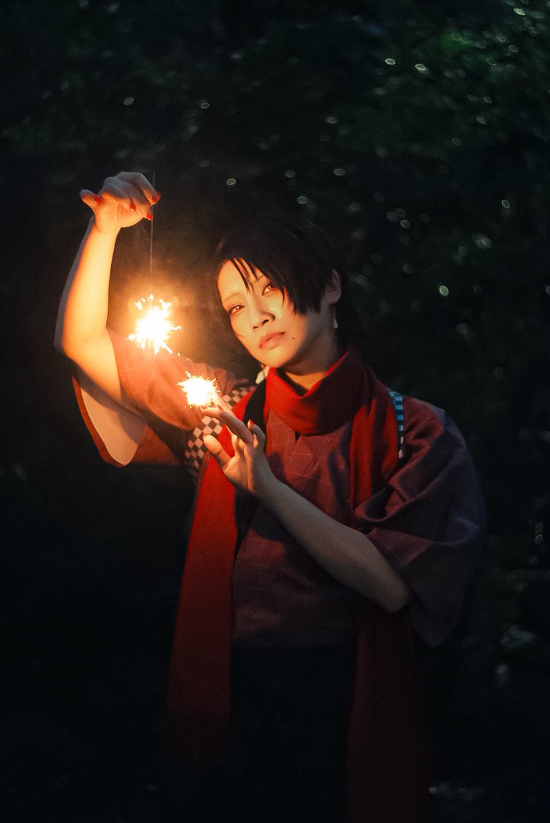 KGR000813's tweet photo. 【⚠️cos】🌹

ぱちぱち と 啼く あかき牡丹

🌹：@KGR000813 
Photo：@sayu_kame 
#KGR_cos 
#おおつきコスプレ
** https://t.co/WmT35eYxnk