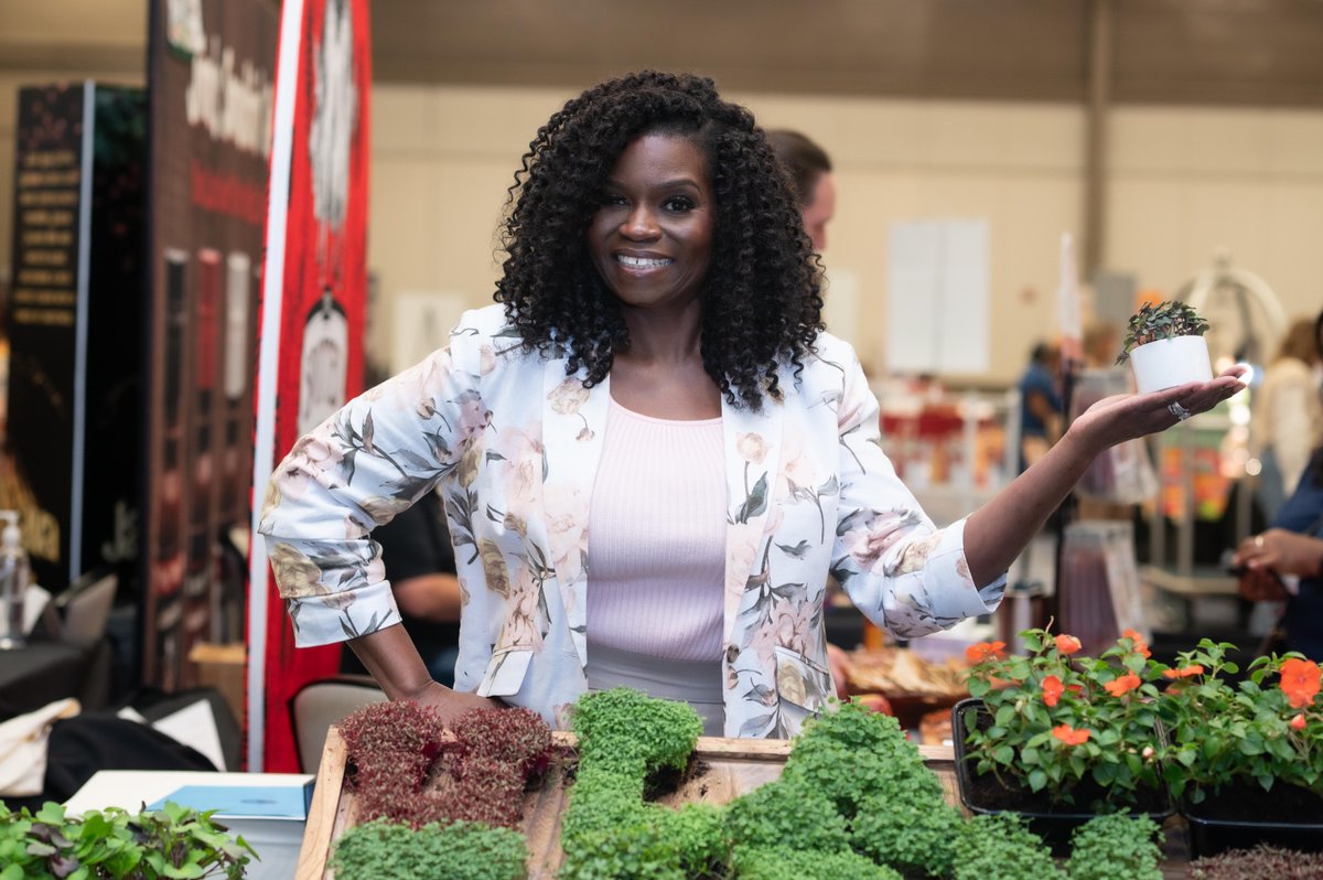 hyattatlanta's tweet photo. #NATIONALBLACKBUSINESSMONTH Join us in supporting local, Black-owned businesses. Our hotel proudly champions small businesses through our Annual Small Business Showcase, connecting 100+ entrepreneurs w/ hotel &amp; corp buyers to help them grow. Learn More https://t.co/pii5RCt3E1 https://t.co/8VzWDDnzMO