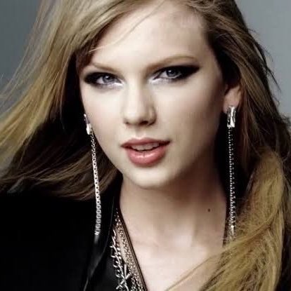 updatecultura's tweet photo. Taylor Swift estaria trabalhando em seu 13º ÁLBUM, com sonoridade ROCK, para setembro ou novembro de 2028, segundo um insider. https://t.co/B57EjW81uF