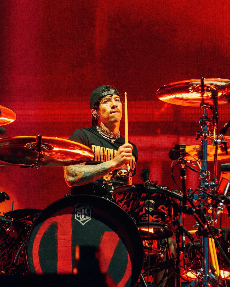 plcliquenews's tweet photo. „They are @twentyonepilots and so are you ❤️‍🔥 

Thank you for everything |-/”

📷 allpointseastuk • Instagram https://t.co/9S8qbV0Cij
