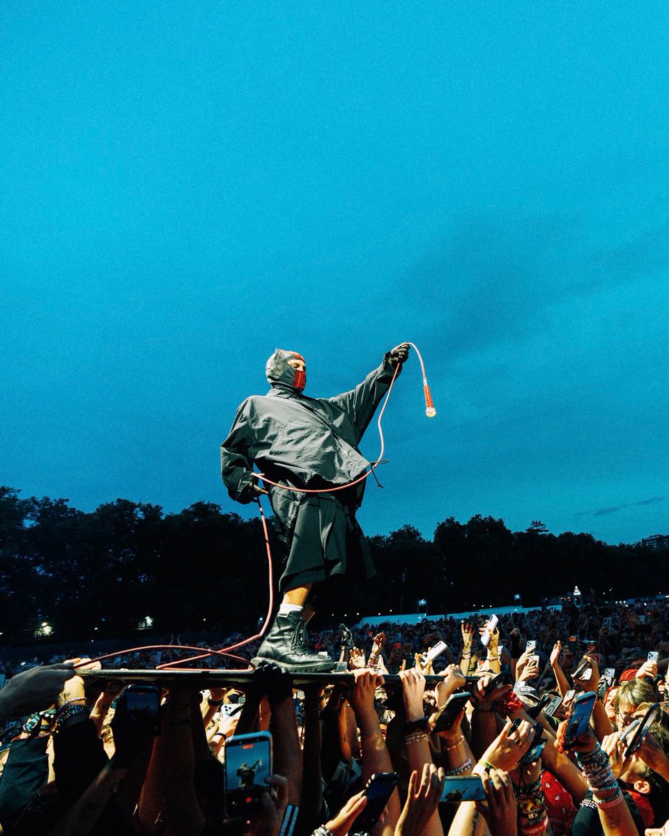 plcliquenews's tweet photo. „They are @twentyonepilots and so are you ❤️‍🔥 

Thank you for everything |-/”

📷 allpointseastuk • Instagram https://t.co/9S8qbV0Cij