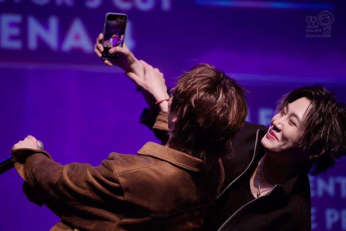 cccaptain1230's tweet photo. _(:⁍」∠)_
🫣🫣🫣📸🩷🩵🫣🫣🫣
BOUNPREM FANMEET EM SAMPA
#BOUNPREM1stFMinSaoPaulo 
#BounPrem
#prem_space #bb0un https://t.co/G4sukhioqA