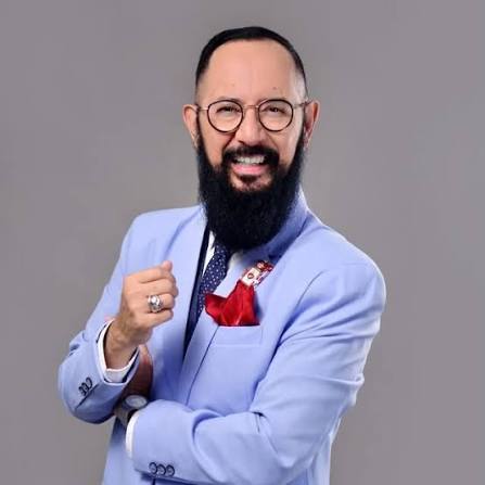 RealArturoH's tweet photo. Álvaro Cueva Cantú, colaborador de Milenio, calificó recientemente a La Casa de los Mañosos como “uno de los contenidos más nocivos de toda la historia de la televisión nacional”. Sin embargo, ha recibido al menos 3.8 millones de pesos de los gobiernos de Andrés Manuel López Obrador y Claudia Sheinbaum. 

Es natural que esté en contra de contenidos que afecten a sus mecenas.
