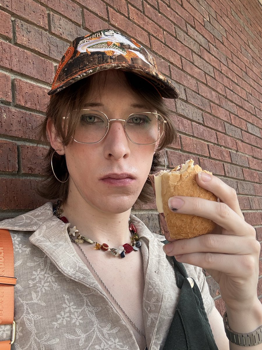 gasfarting's tweet photo. Sandwich https://t.co/jx0T5zpC3K