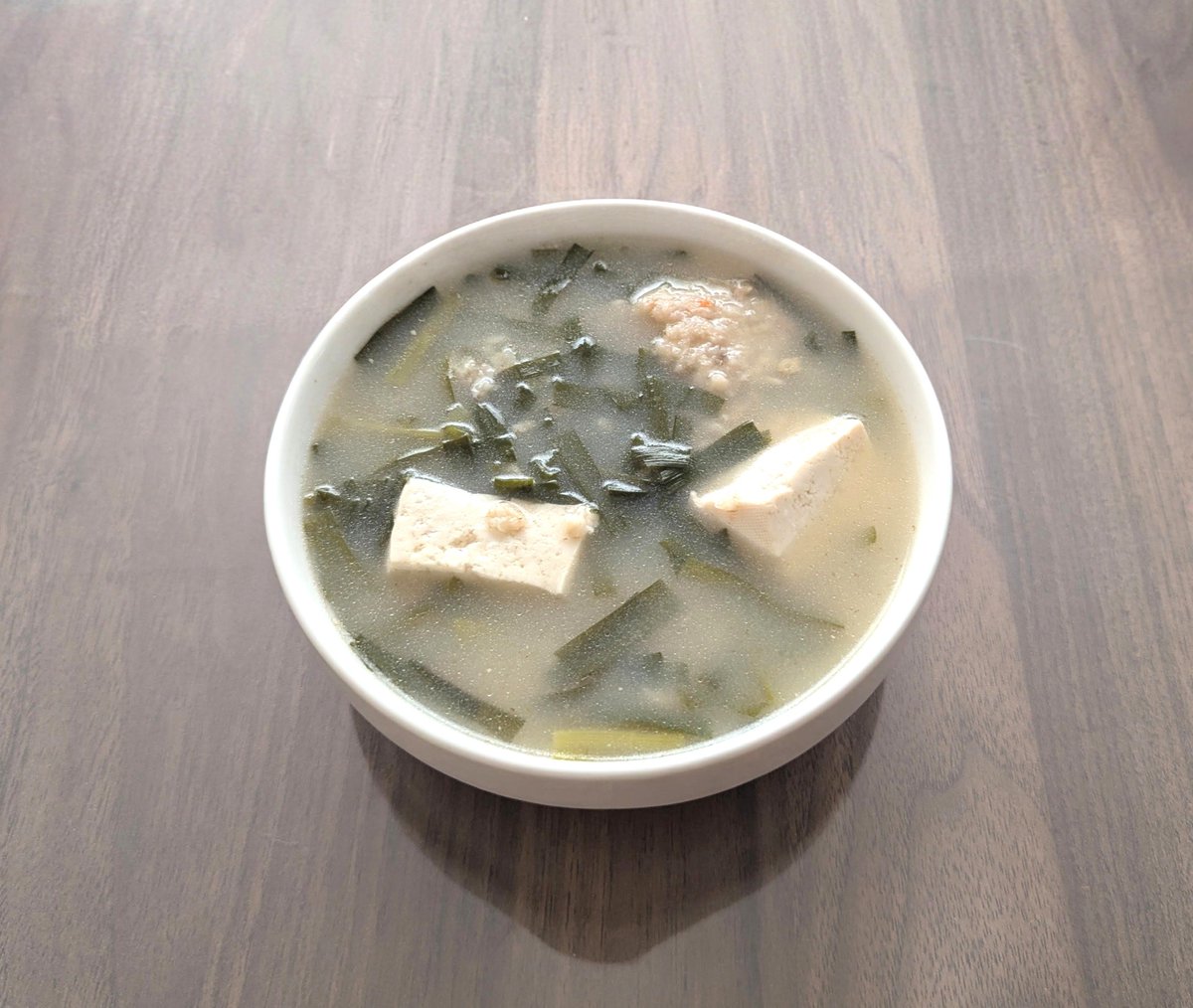 dietooooo100's tweet photo. 今朝の体重 55.3kg(先週差-0.8kg)

今週は昨夜の旦那作「すり身と豆腐とニラのスープ」にオートミールINした朝食からスタート‼️

今週からはやっと子供も私も通常スケジュールに戻れるから、ちょっとだけ自分を甘やかしながらそこそこ頑張ろ🙂
 #ダイエット記録  #食事記録 https://t.co/7uLo3YboeE