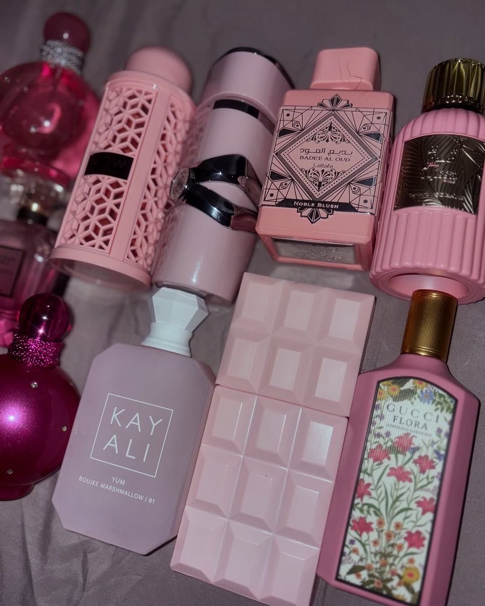 thelovergyalie's tweet photo. Ofc I’m a perfume girl https://t.co/umvwJQ1Uur