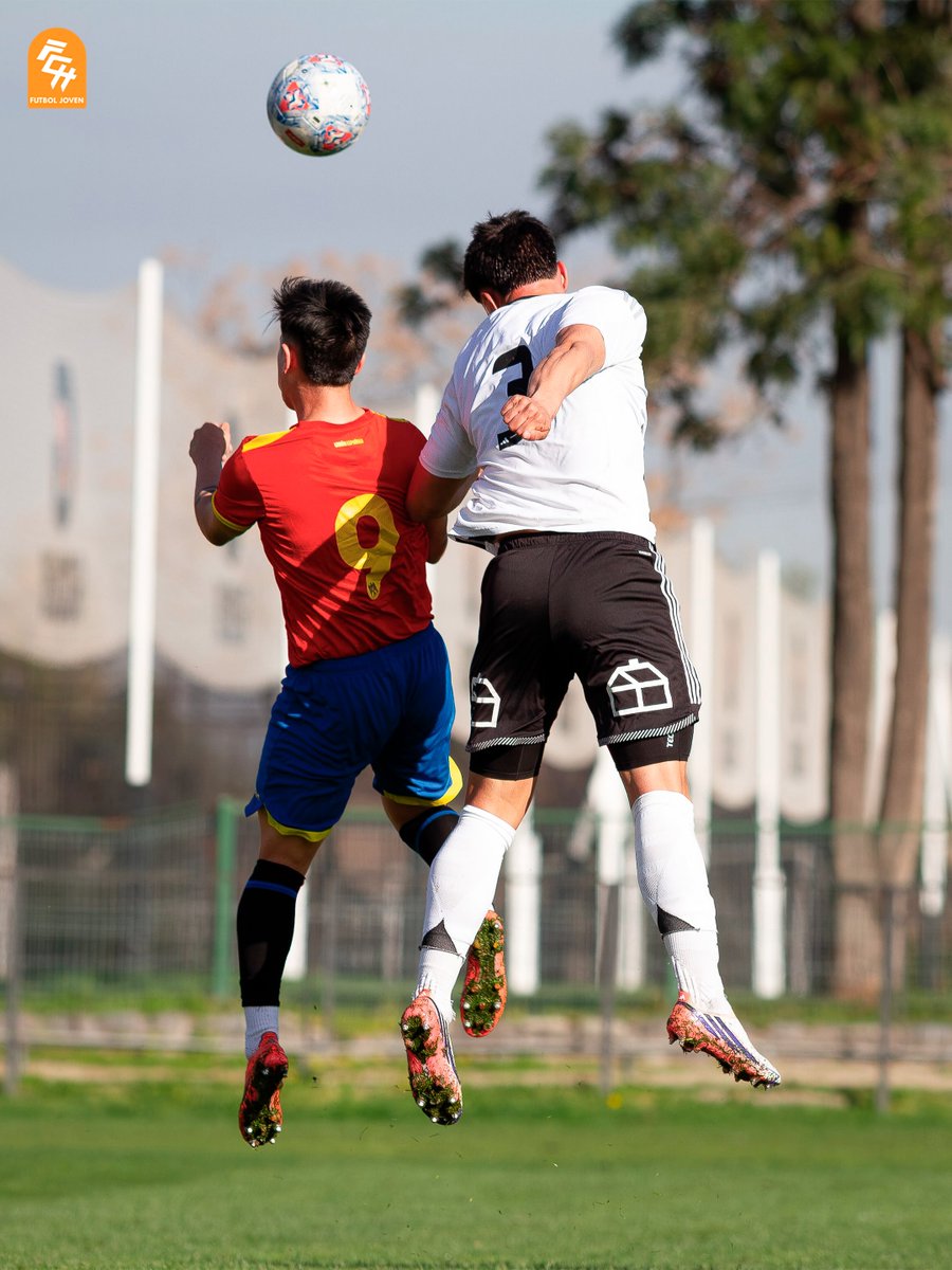 chilenosproye's tweet photo. 📌 ¡EL 'CACIQUE' Y UNIÓN REPARTEN PUNTOS! 🔥🏆

Colo Colo recibió en el Monumental a Unión Española e igualaron 2-2 en un apasionante partido. Anotaron Vicente Martínez y Yastin Cuevas para CC, mientras que en UE anotó Cristóbal Chadwick y Felipe Erices. 🎯 https://t.co/za4FDlAgn6