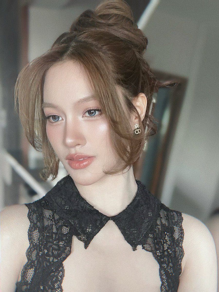 Tknur_2020's tweet photo. OMGGGGGG...🦌🐬❤
Nur Desoraya's taste is extraordinary, she has a very beautiful khun Queen and Gorgeous 😭
💜🔥❤
GORGEOUS AND ADORABLE
#WaitingforDQSP
#QueenBabe
#TKphinyanech
#TKNur
#nurdesoraya https://t.co/RVfr9mRYoV