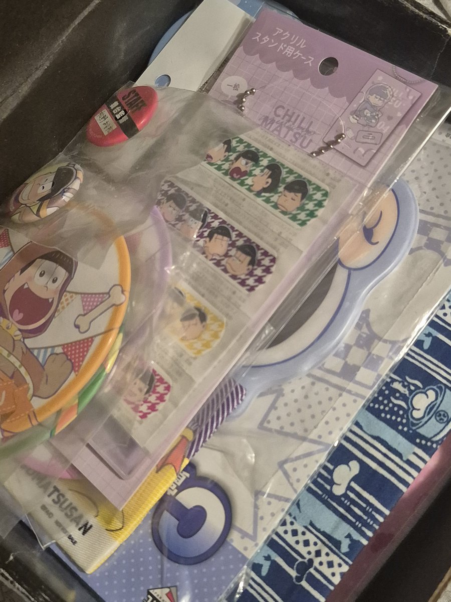AngelBrews's tweet photo. Planning to list some ososan merch for sale, if anyone's interest is grabbed. I'll probably share all available items soon. I just wanna get it off my hands (Selling from Canada) https://t.co/qOEo6CG3AN