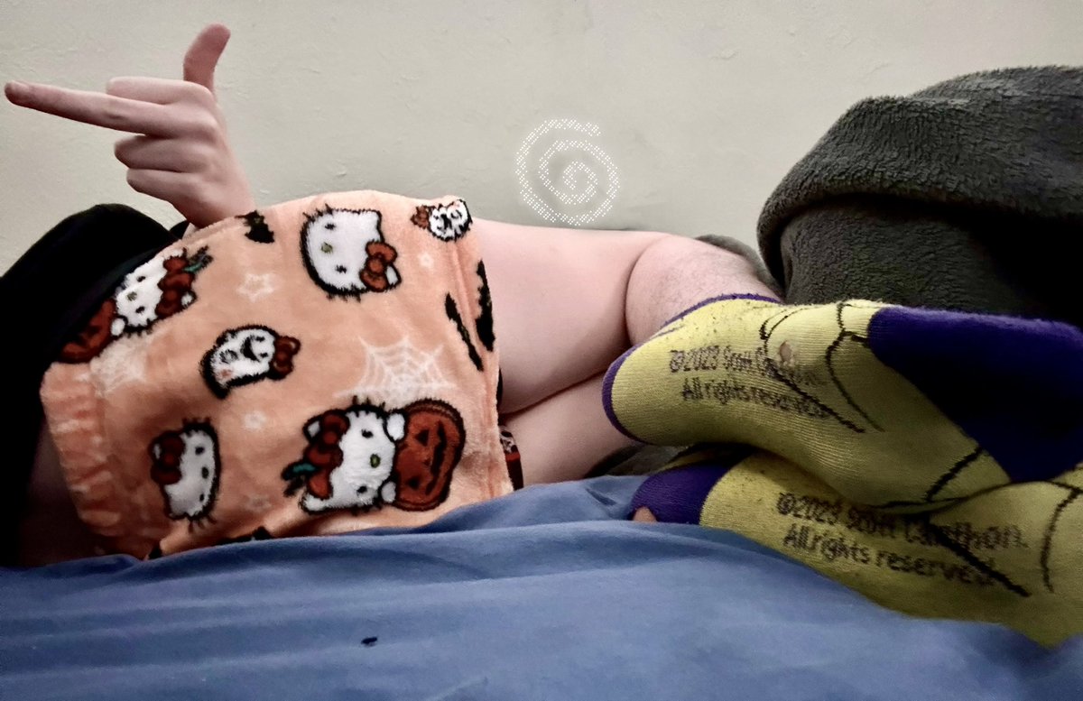 simp444ryo's tweet photo. at my socks where betas like you belong 💕 https://t.co/Dey5rpN3o0