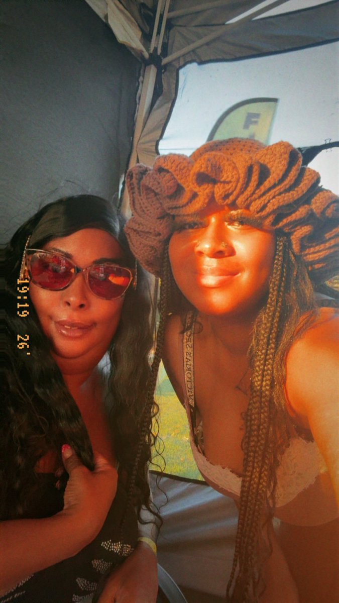 prettiirosa's tweet photo. Me and my mom/lefthand❤️🫶🏽 https://t.co/xFpI7B1pgD