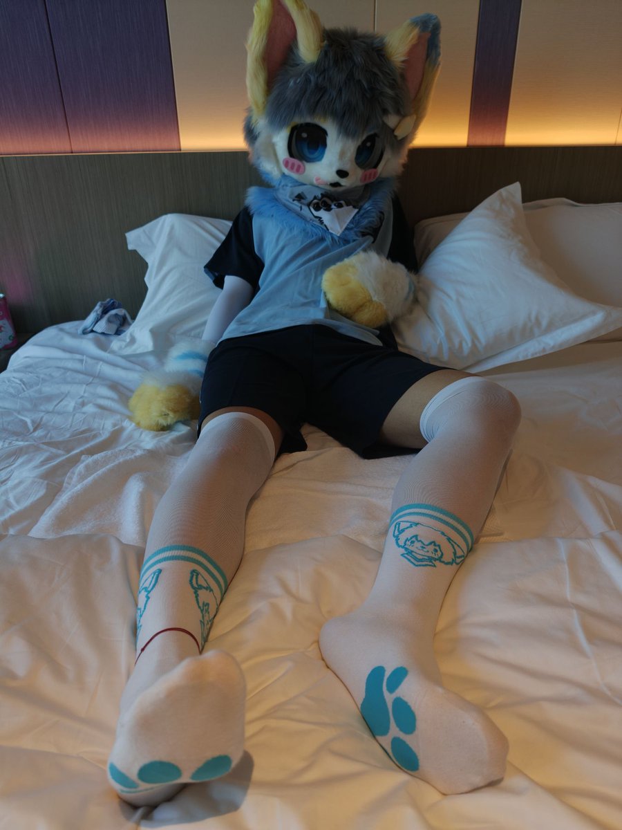 danhuangww's tweet photo. 唔哇 #兽太 #白丝 #爪袜 https://t.co/K4Qk2TztFM